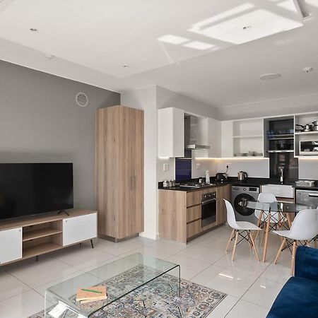 The Median Rosebank Luxury Apartment - Building With Generator Johannesburg Exterior foto