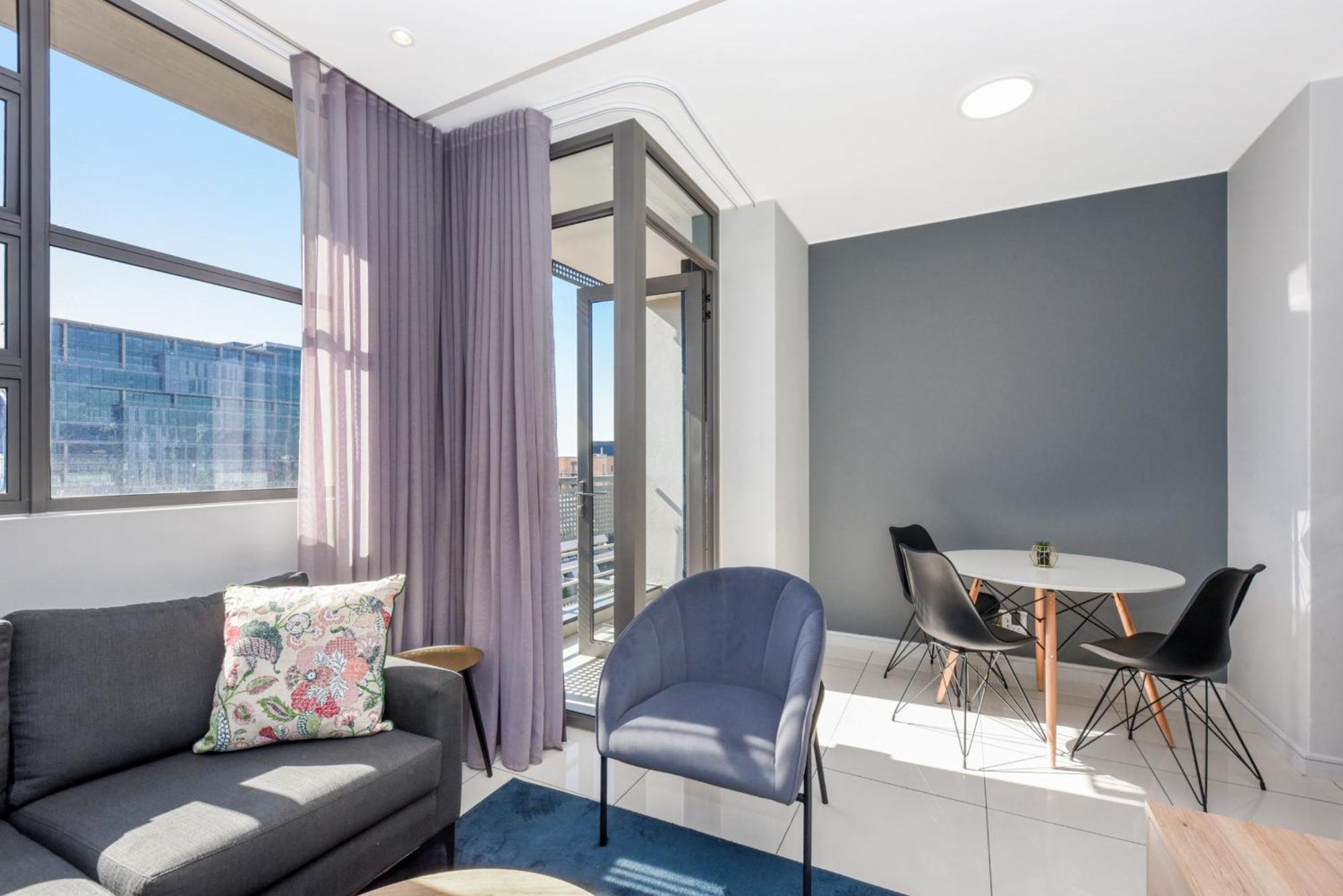 The Median Rosebank Luxury Apartment - Building With Generator Johannesburg Exterior foto